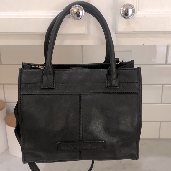 Fossil Handbags - 🖤 Vintage Fossil black leather bag